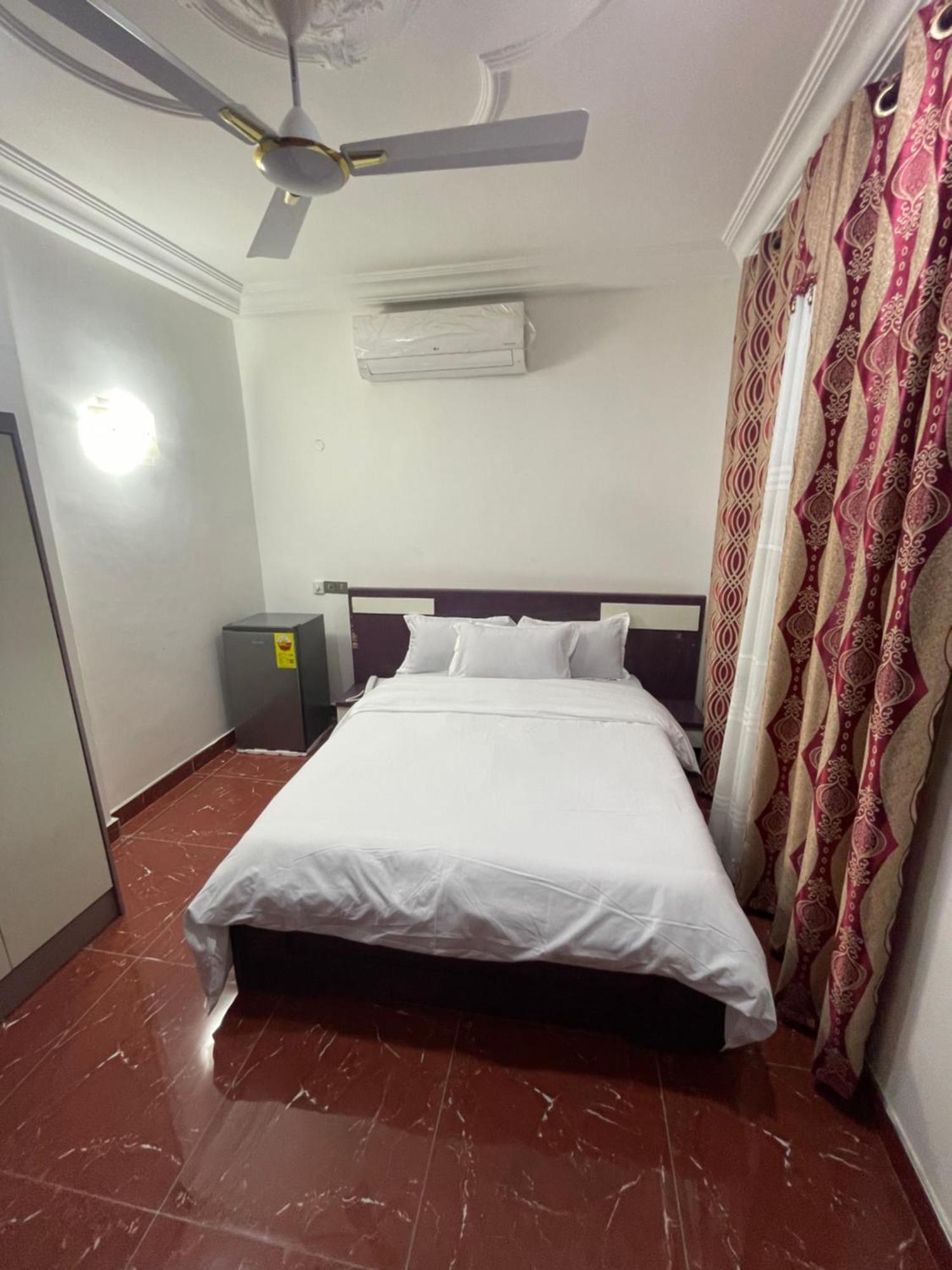 George Vee Hotel Ltd Kumasi Exterior foto