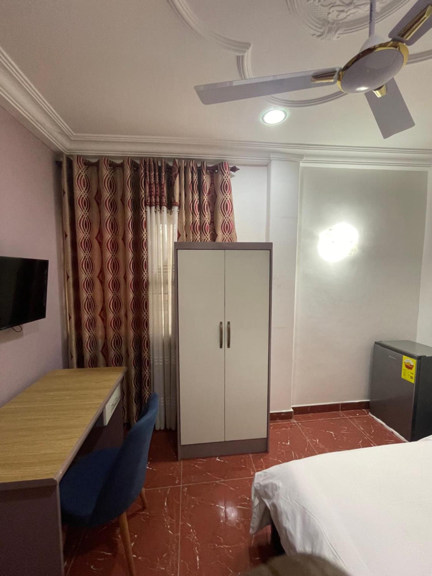 George Vee Hotel Ltd Kumasi Exterior foto